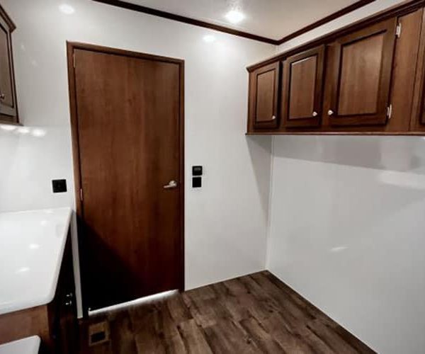 28672 Medical Trailer Back Room 3
